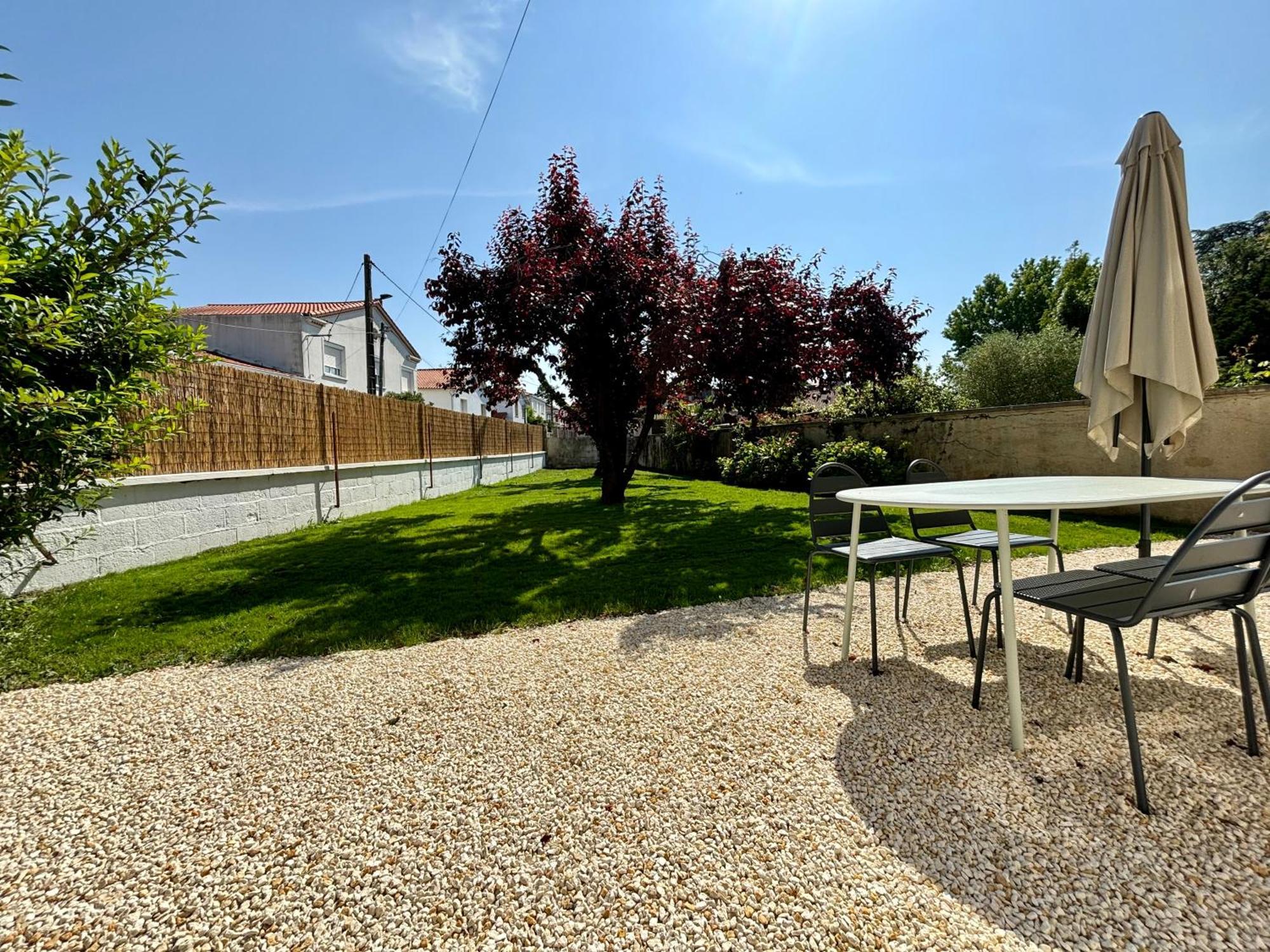Holiday home La Maison Du Quai - Face A La Sevre Niortaise
